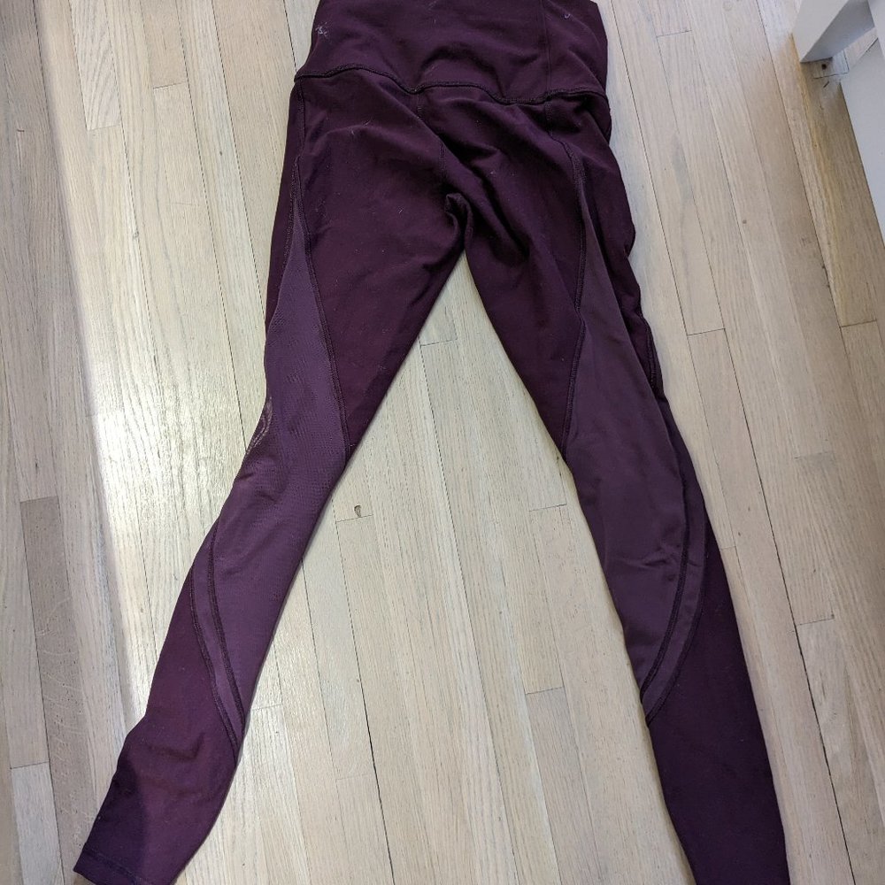 Women's Lulu Lemon Burgundy leggings size 6